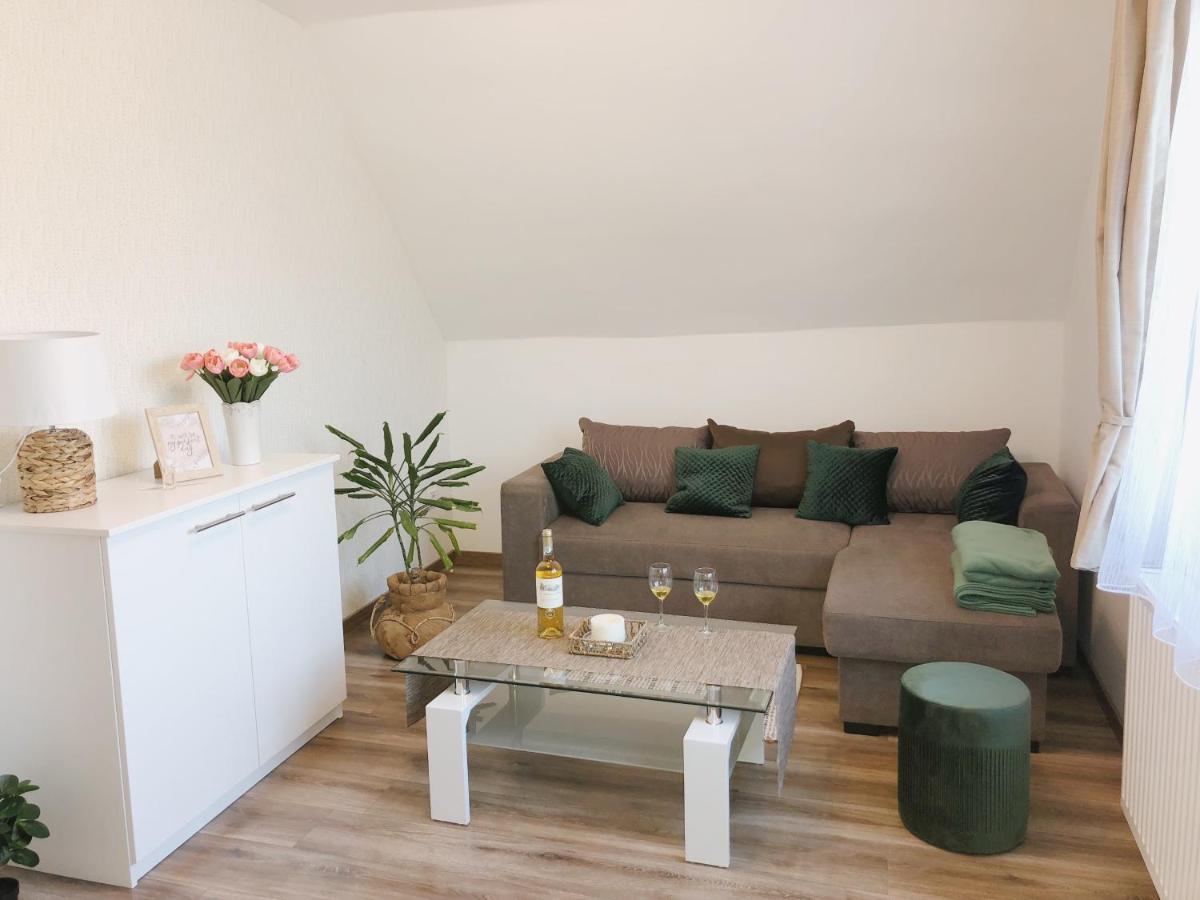 Tramini Apartmanok Eger Luaran gambar